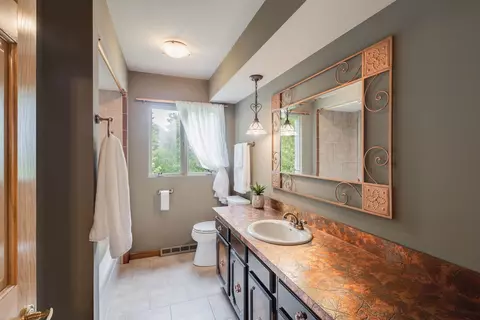 Bath - 212 Cheviot Dr, Bartlett, IL 60103 photo 3 of 3