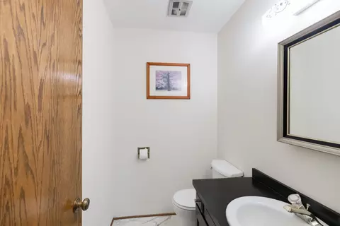 Bath - 212 Cheviot Dr, Bartlett, IL 60103 photo 1 of 3