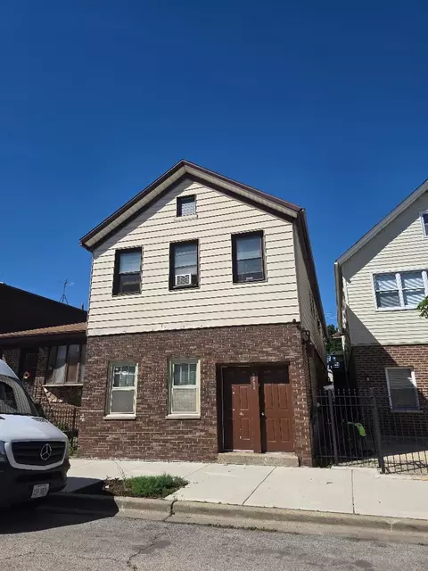 3030 S Poplar Ave, Chicago, IL 60608