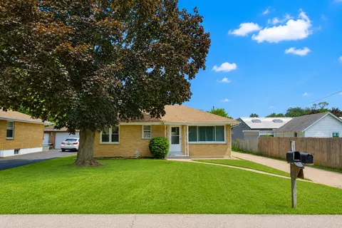 3209 Cornell Rd, Waukegan, IL 60087