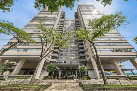 6301 N Sheridan Rd #11K, Chicago, IL 60660