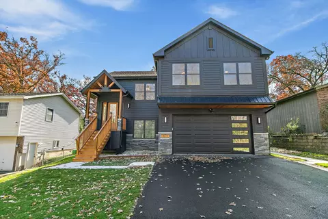 8611 Dorr Rd, Wonder Lake, IL 60097