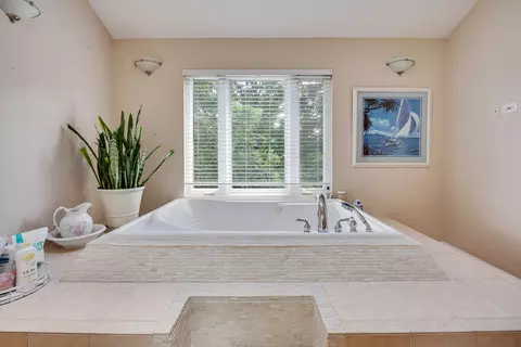 Bath - 9 N859 Channel Ct, Elgin, IL 60124 photo 5 of 6