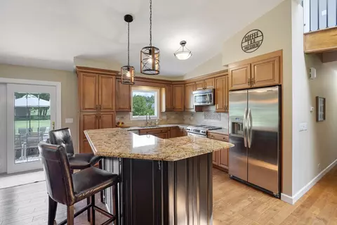 Kitchen - 9 N859 Channel Ct, Elgin, IL 60124 photo 2 of 3