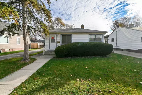 629 S Fulton Ave, Waukegan, IL 60085