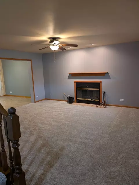 Living - 41 W475 Silvana Dr, Elgin, IL 60124 photo 2 of 2