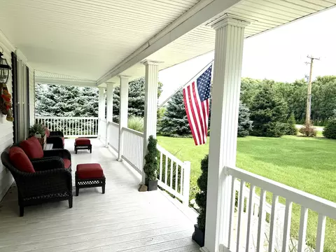 Exterior - 19445 Shabbona Rd, Malta, IL 60150 photo 3 of 10