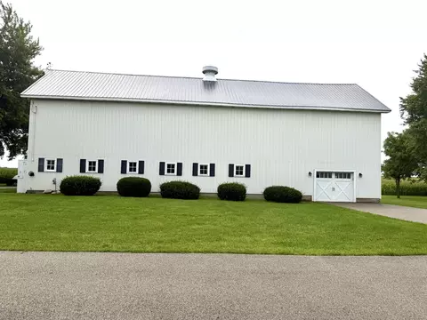 Exterior - 19445 Shabbona Rd, Malta, IL 60150 photo 9 of 10
