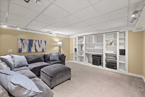 Other - 3220 W Lorient Dr, Mchenry, IL 60050 photo 4 of 6