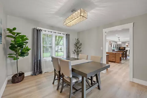 Dining - 3220 W Lorient Dr, Mchenry, IL 60050 photo 1 of 4
