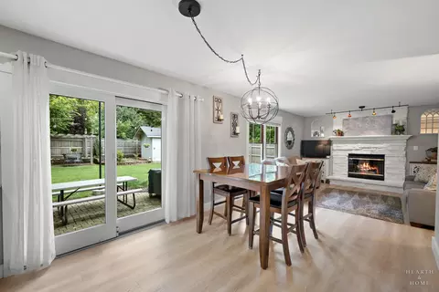 Dining - 3220 W Lorient Dr, Mchenry, IL 60050 photo 4 of 4