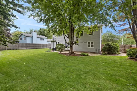 Exterior - 3220 W Lorient Dr, Mchenry, IL 60050 photo 5 of 10