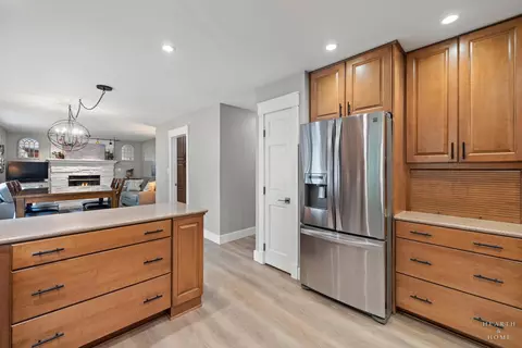 Kitchen - 3220 W Lorient Dr, Mchenry, IL 60050 photo 4 of 5