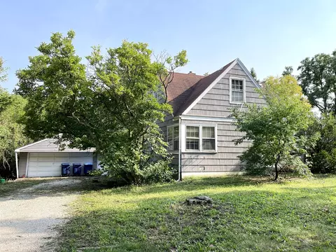 141 Plainfield Rd, Darien, IL 60561