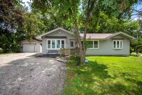 315 S Alleghany Rd, Grayslake, IL 60030