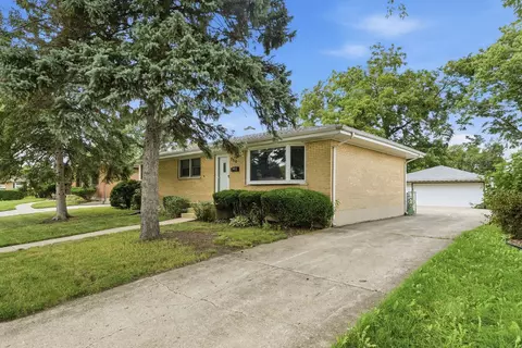Other - 730 W Beach Dr, Addison, IL 60101 photo 1 of 5