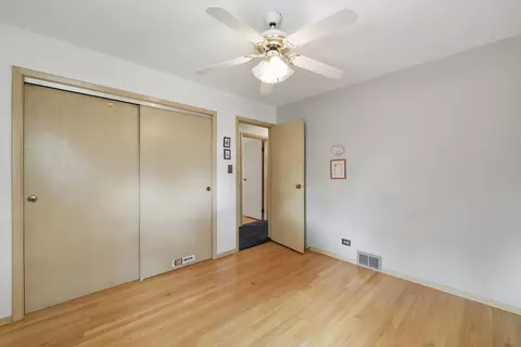 Bedroom - 730 W Beach Dr, Addison, IL 60101 photo 5 of 5