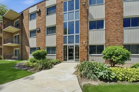 9717 S Keeler Ave #109, Oak Lawn, IL 60453