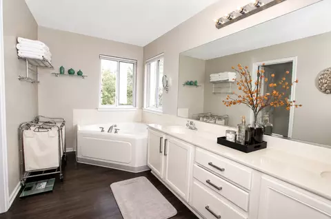 Bath - 2244 Exeter Ct, Aurora, IL 60503 photo 1 of 2