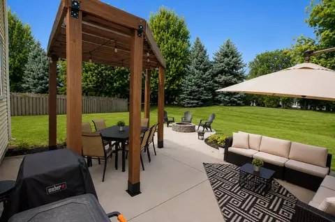 Exterior - 2244 Exeter Ct, Aurora, IL 60503 photo 8 of 8