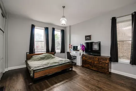 Bedroom - 735 E 50th St #2, Chicago, IL 60615 photo 1 of 3