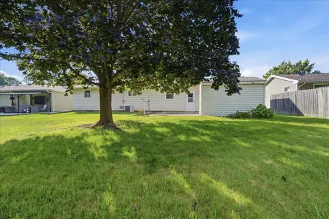 Exterior - 21 Brookwood Dr, Normal, IL 61761 photo 6 of 7