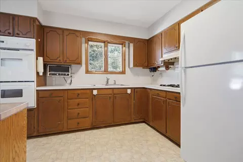 Kitchen - 21 Brookwood Dr, Normal, IL 61761 photo 2 of 5