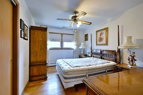 Bedroom - 611 N Lincoln Ave, Addison, IL 60101 photo 1 of 5
