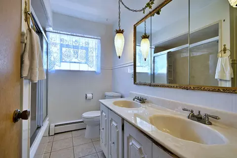 Bath - 611 N Lincoln Ave, Addison, IL 60101 photo 1 of 2