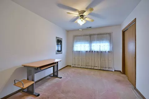 Bedroom - 611 N Lincoln Ave, Addison, IL 60101 photo 2 of 5