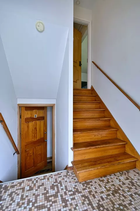 Entry Way - 611 N Lincoln Ave, Addison, IL 60101 photo 1 of 1