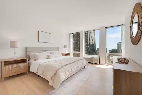 Bedroom - 111 E Chestnut St #30C, Chicago, IL 60611 photo 3 of 6