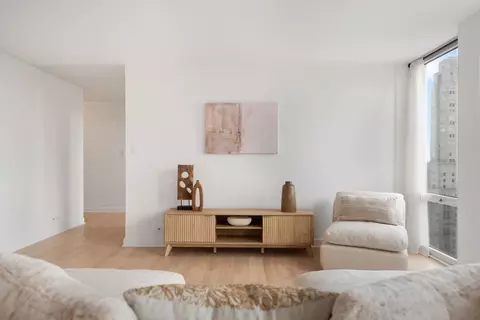 Living - 111 E Chestnut St #30C, Chicago, IL 60611 photo 4 of 4