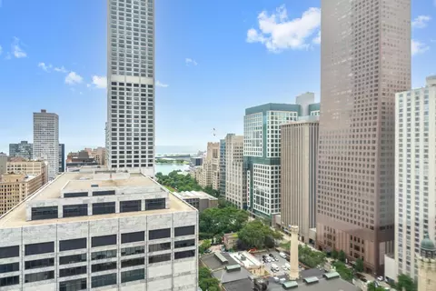 View/Area - 111 E Chestnut St #30C, Chicago, IL 60611 photo 1 of 2