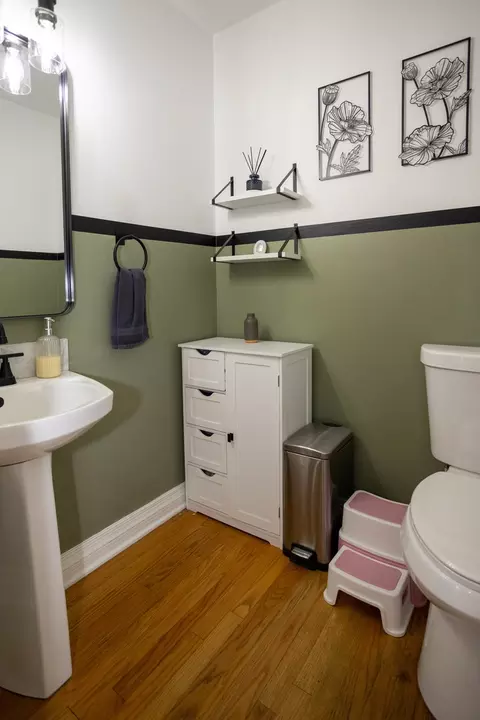 Bath - 1422 Eagle Ridge Dr, Antioch, IL 60002 photo 6 of 6