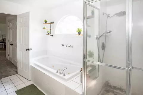 Bath - 1422 Eagle Ridge Dr, Antioch, IL 60002 photo 3 of 6