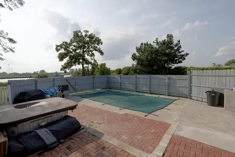 Exterior - 1422 Eagle Ridge Dr, Antioch, IL 60002 photo 13 of 13