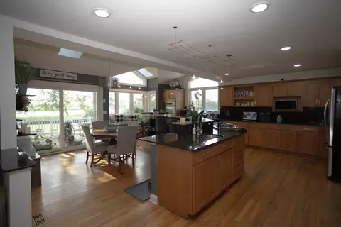 Kitchen - 1422 Eagle Ridge Dr, Antioch, IL 60002 photo 3 of 5