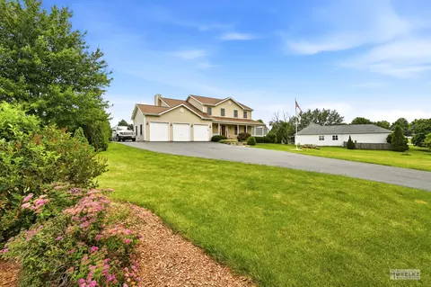 2066 Bernadette Ln, Yorkville, IL 60560