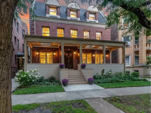 5421 S Hyde Park Blvd, Chicago, IL 60615