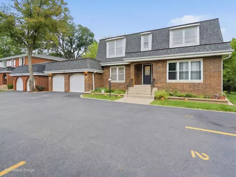 534 S La Grange Rd, La Grange, IL 60525