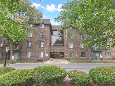 830 Elder Rd #406, Homewood, IL 60430
