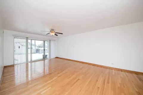 Living - 5300 Carriage Way Dr #107, Rolling Meadows, IL 60008 photo 1 of 3
