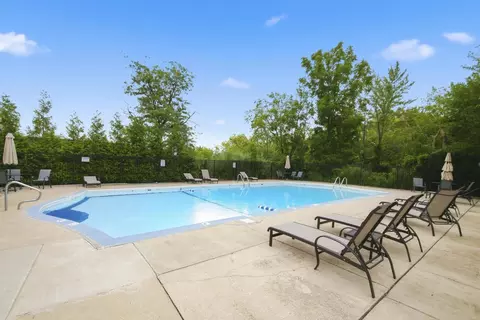 Exterior - 5300 Carriage Way Dr #107, Rolling Meadows, IL 60008 photo 4 of 4