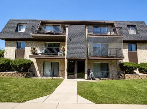 11103 S 84th Ave #2A, Palos Hills, IL 60465