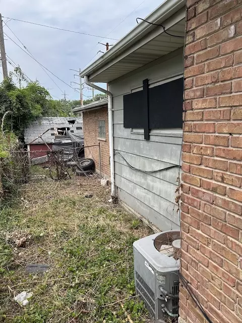 16112 Wolcott Ave, Markham, IL 60428 photo 5