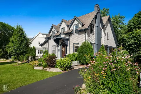 353 Western Ave, Clarendon Hills, IL 60514