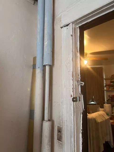 Entry Way - 5336 S Union Ave, Chicago, IL 60609 photo 4 of 6