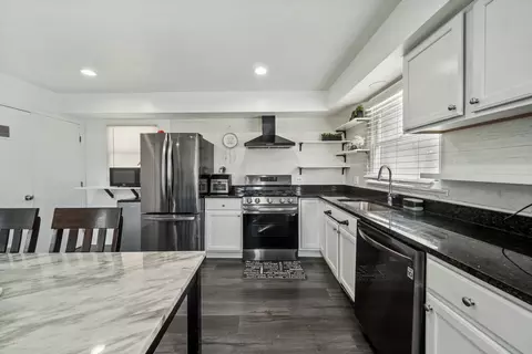 Kitchen - 3805 Rywick Ct, Rolling Meadows, IL 60008 photo 3 of 3