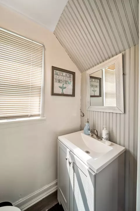 Bath - 3805 Rywick Ct, Rolling Meadows, IL 60008 photo 1 of 3